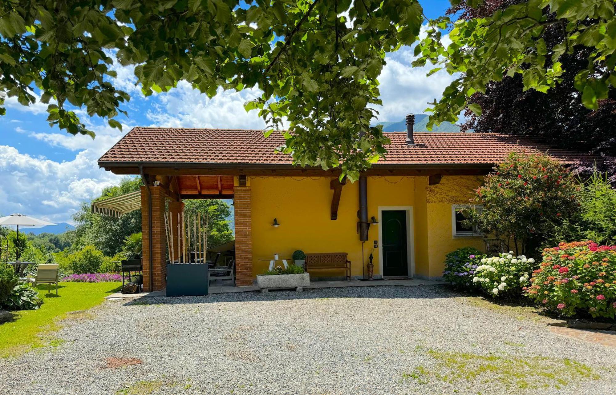 The Comfortable House With Big Pool In The Center Of Мергоццо Экстерьер фото